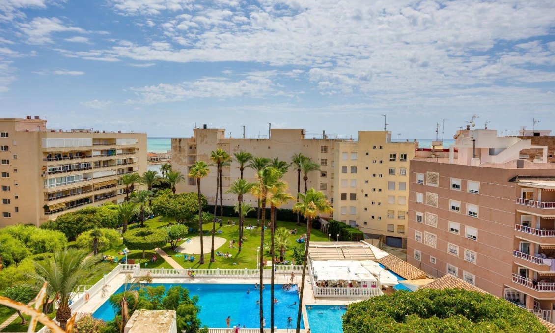 Segunda mano - Apartamento -
Torrevieja - Centro