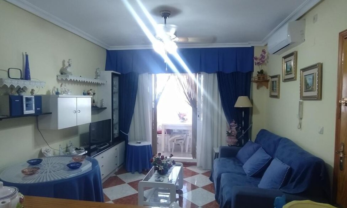 Segunda mano - Apartamento -
Torrevieja - La Mata