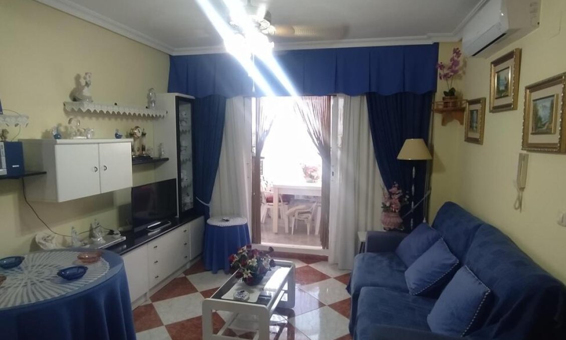 Segunda mano - Apartamento -
Torrevieja - La Mata
