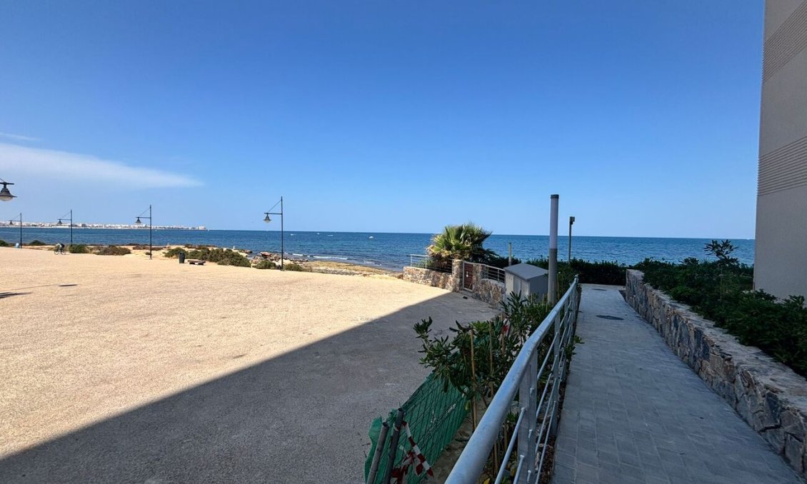 Segunda mano - Apartamento -
Punta Prima - Orihuela Costa
