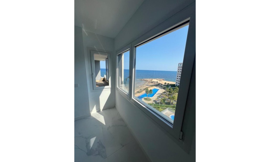 Segunda mano - Apartamento -
Punta Prima - Orihuela Costa