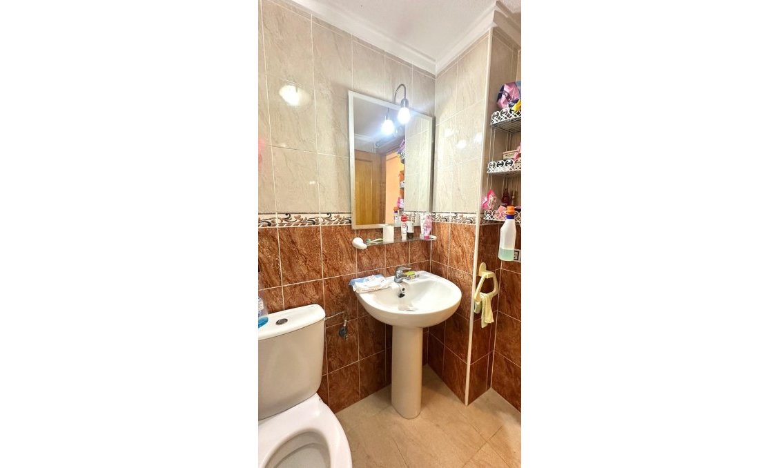 Resale - Apartment -
Torrevieja - Estacion De Autobuses