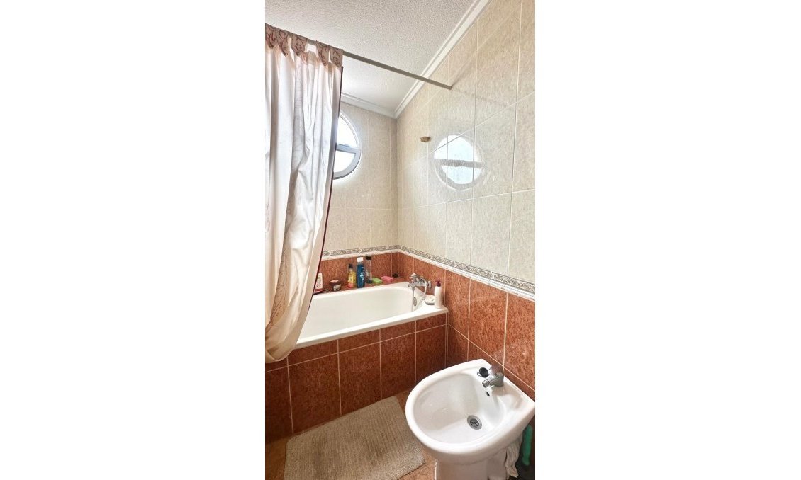 Revente - Appartement -
Torrevieja