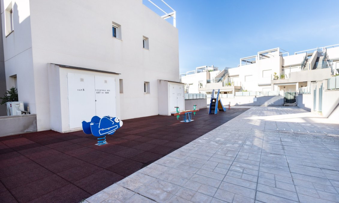 Segunda mano - Bungalow -
Torrevieja - Costa Blanca