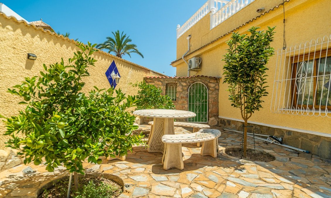 Segunda mano - Villa -
Torrevieja - Costa Blanca
