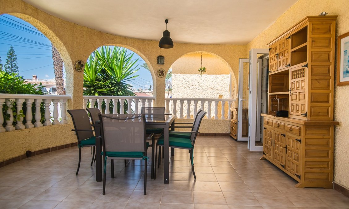 Segunda mano - Villa -
Torrevieja - Costa Blanca