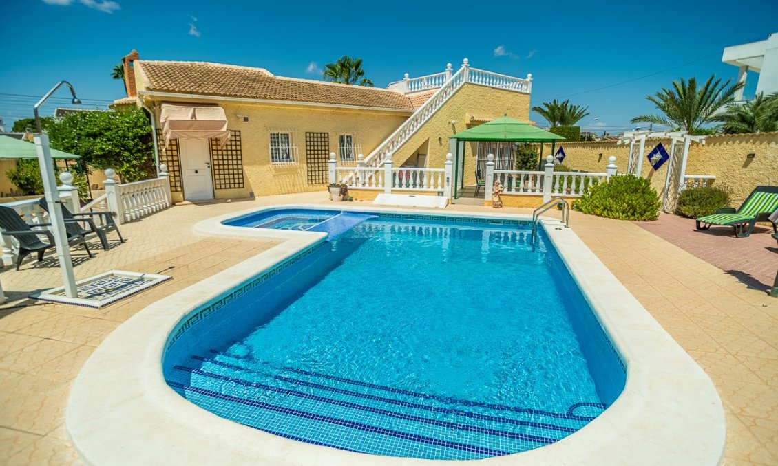 Segunda mano - Villa -
Torrevieja - Costa Blanca