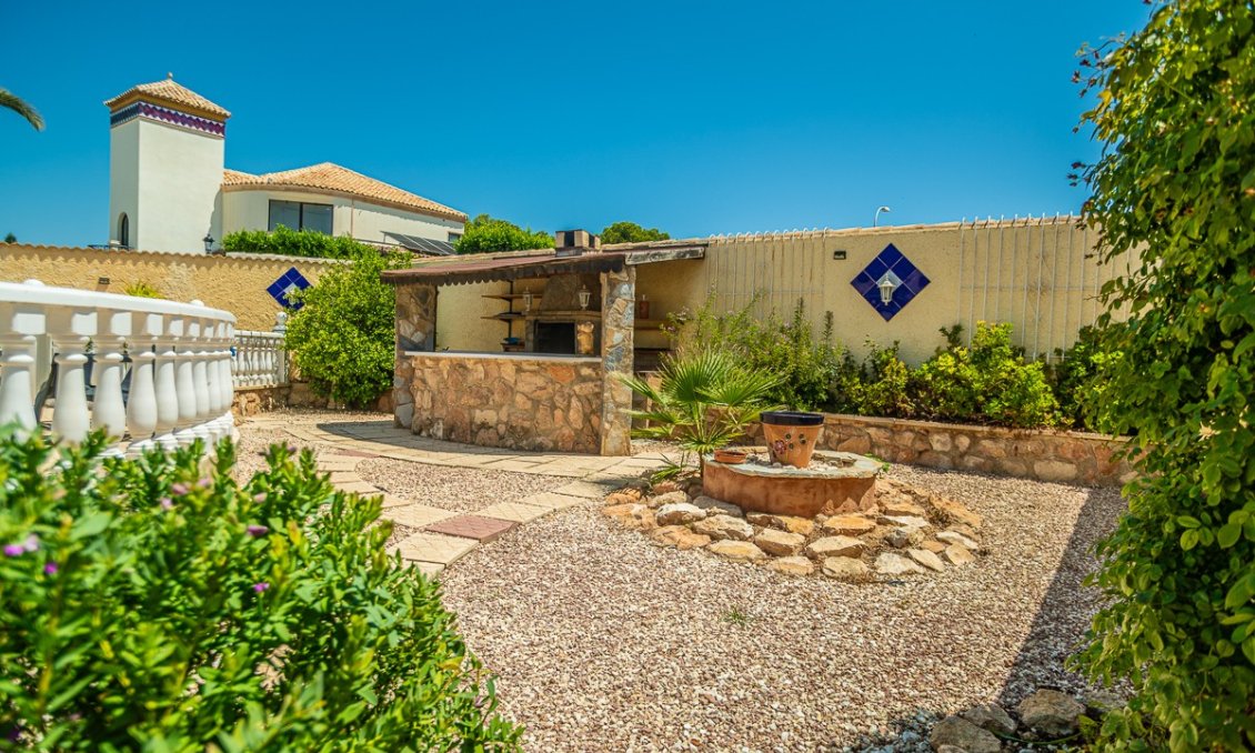 Segunda mano - Villa -
Torrevieja - Costa Blanca