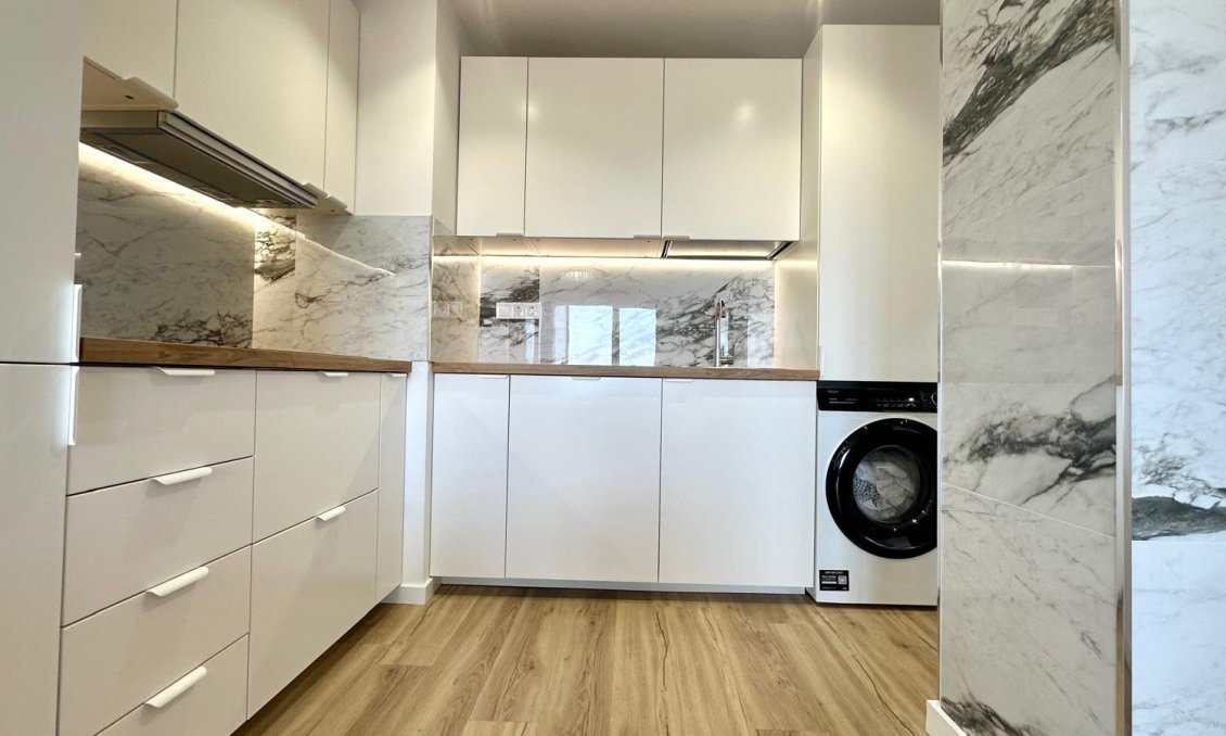Segunda mano - Apartamento -
Torrevieja - Punta Prima