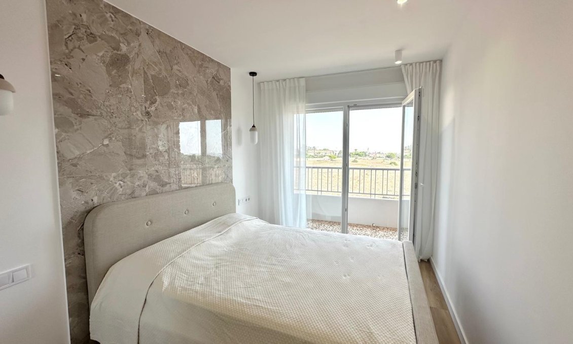 Segunda mano - Apartamento -
Torrevieja - Punta Prima