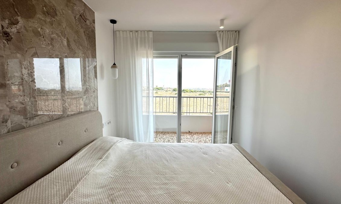 Segunda mano - Apartamento -
Torrevieja - Punta Prima