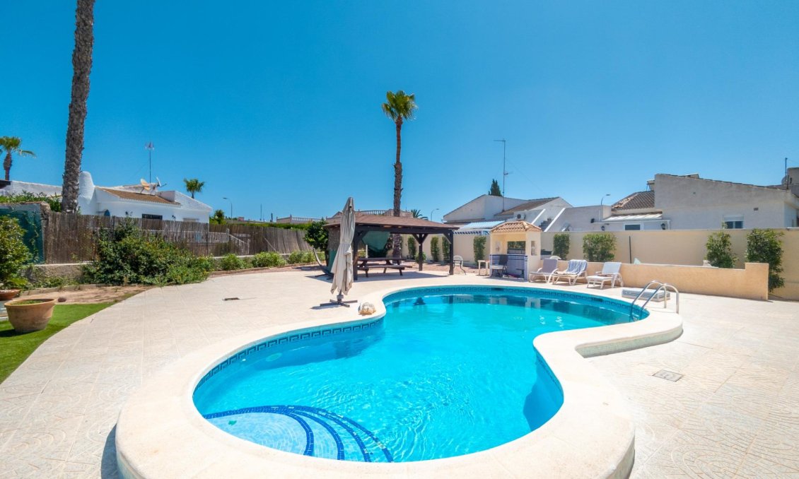 Segunda mano - Villa -
Torrevieja - El Chaparral