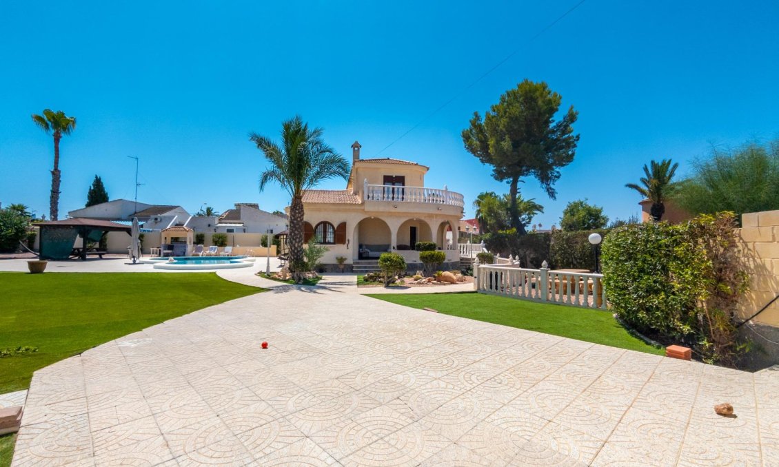 Segunda mano - Villa -
Torrevieja - El Chaparral