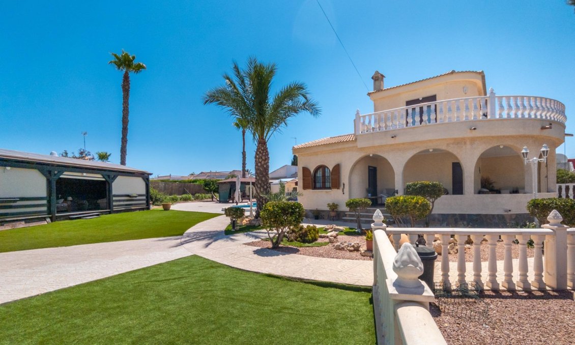 Segunda mano - Villa -
Torrevieja - El Chaparral