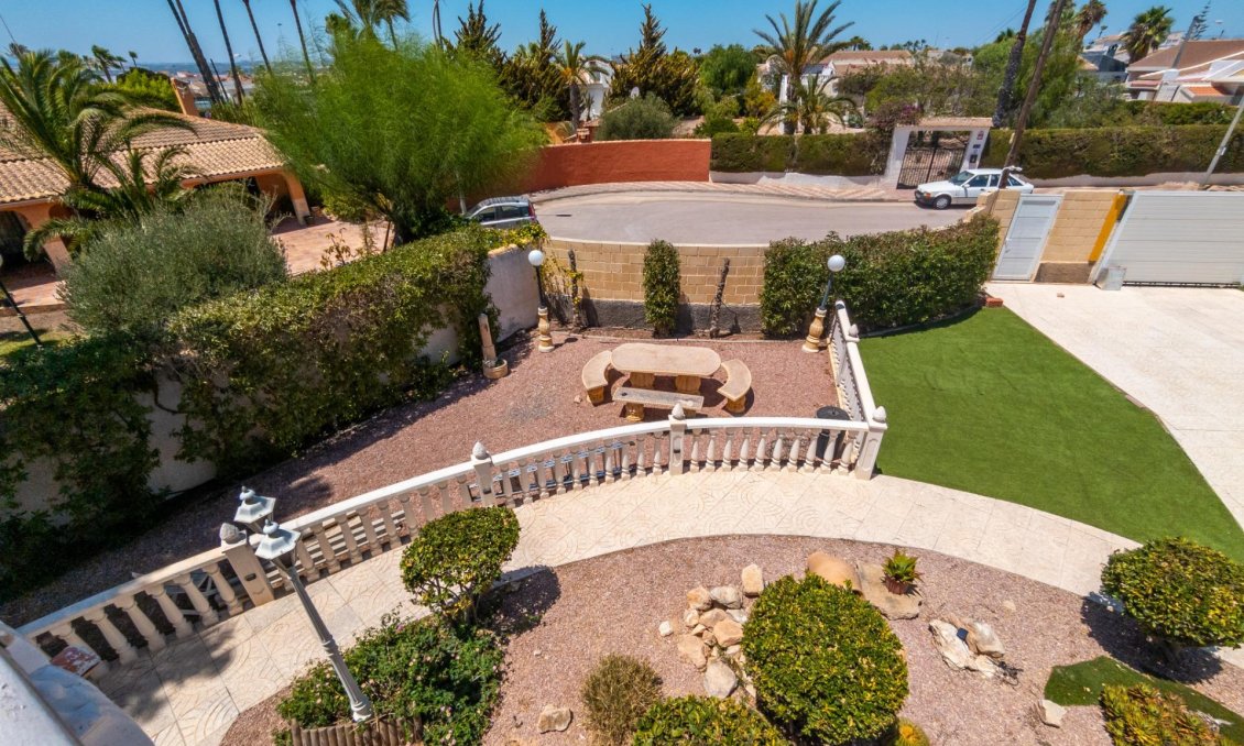 Segunda mano - Villa -
Torrevieja - El Chaparral