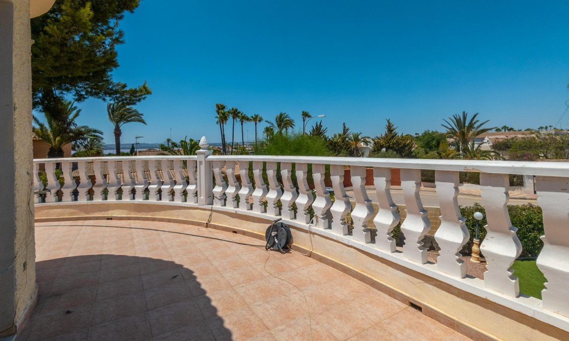 Segunda mano - Villa -
Torrevieja - El Chaparral
