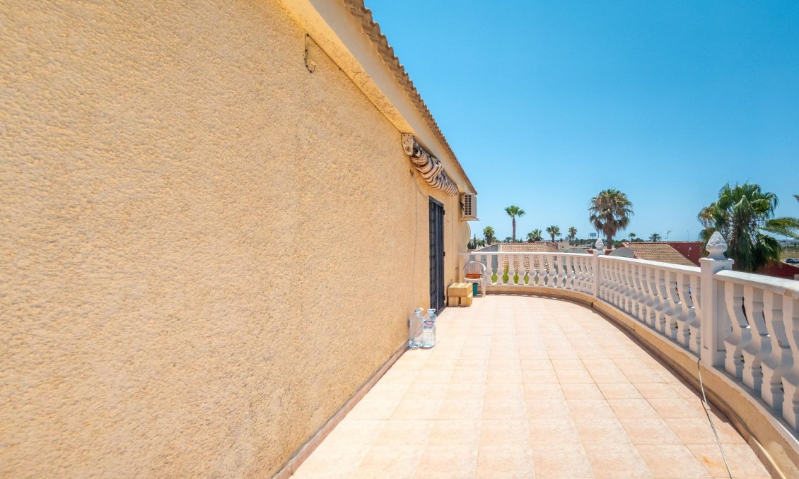 Segunda mano - Villa -
Torrevieja - El Chaparral