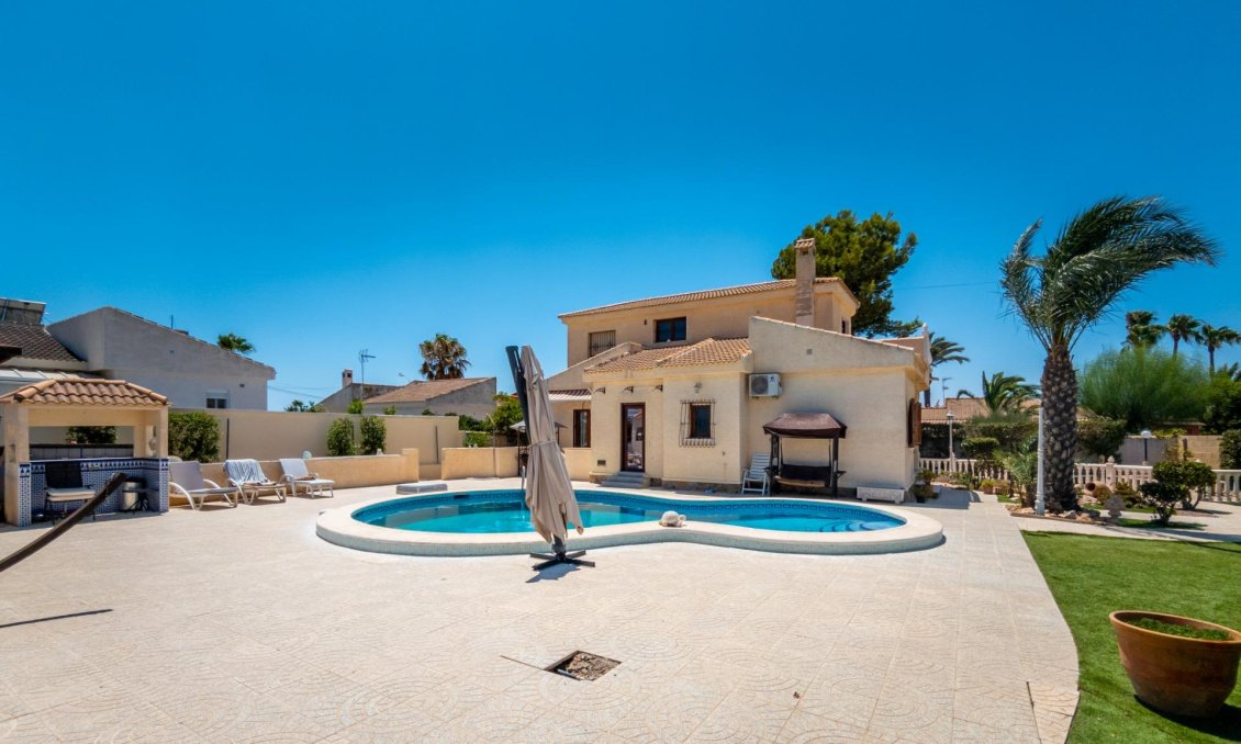 Segunda mano - Villa -
Torrevieja - El Chaparral