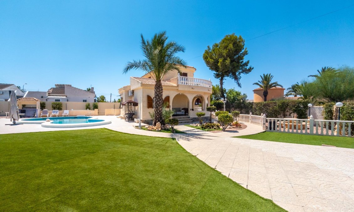 Segunda mano - Villa -
Torrevieja - El Chaparral