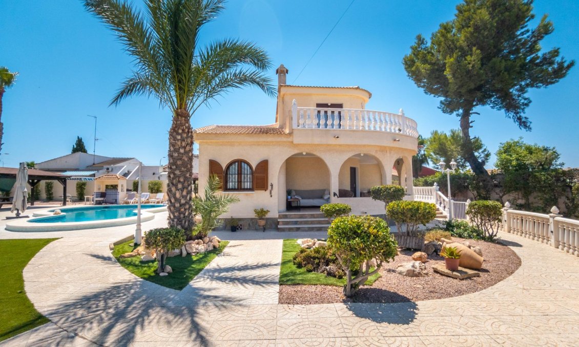 Segunda mano - Villa -
Torrevieja - El Chaparral