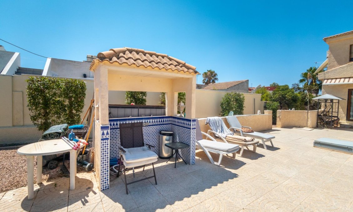 Segunda mano - Villa -
Torrevieja - El Chaparral