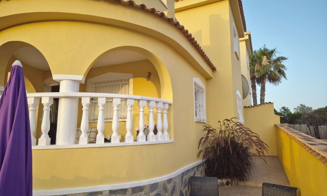 Segunda mano - Villa -
Ciudad Quesada - Costa Blanca