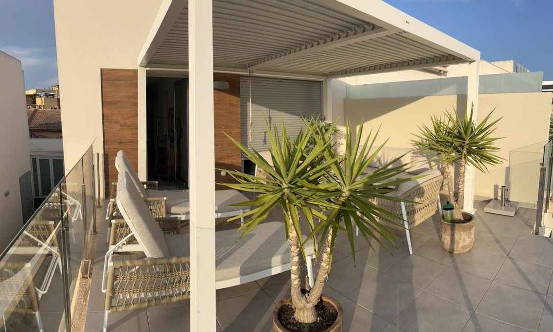 Segunda mano - Villa -
Daya Nueva - Costa Blanca