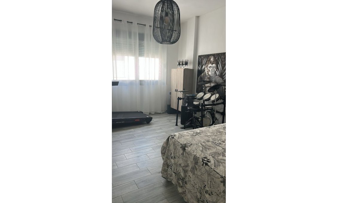 Segunda mano - Villa -
Daya Nueva - Costa Blanca