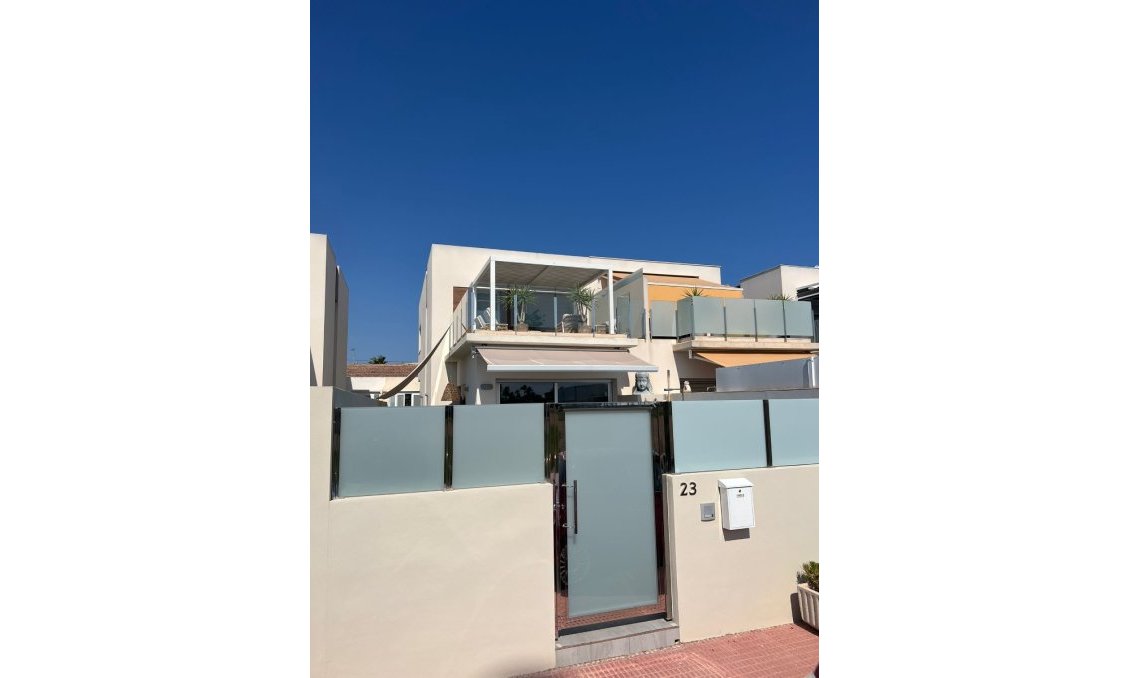 Segunda mano - Villa -
Daya Nueva - Costa Blanca