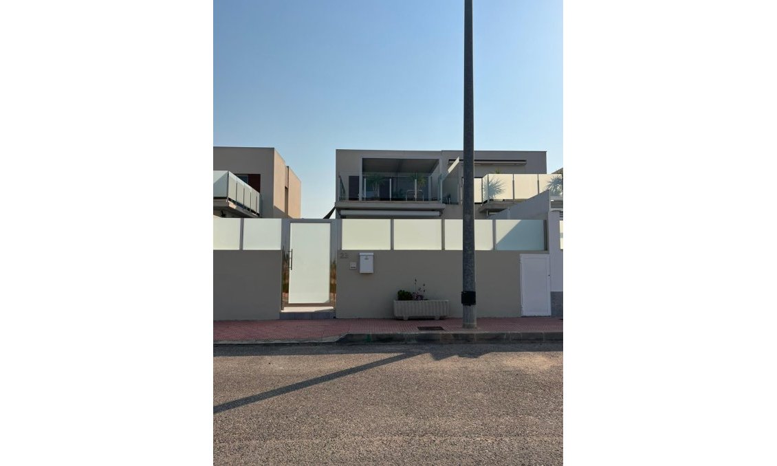 Segunda mano - Villa -
Daya Nueva - Costa Blanca