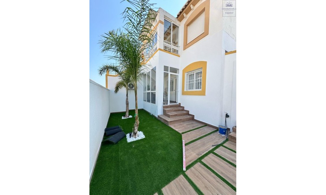 Segunda mano - Bungalow -
Torrevieja - Centro