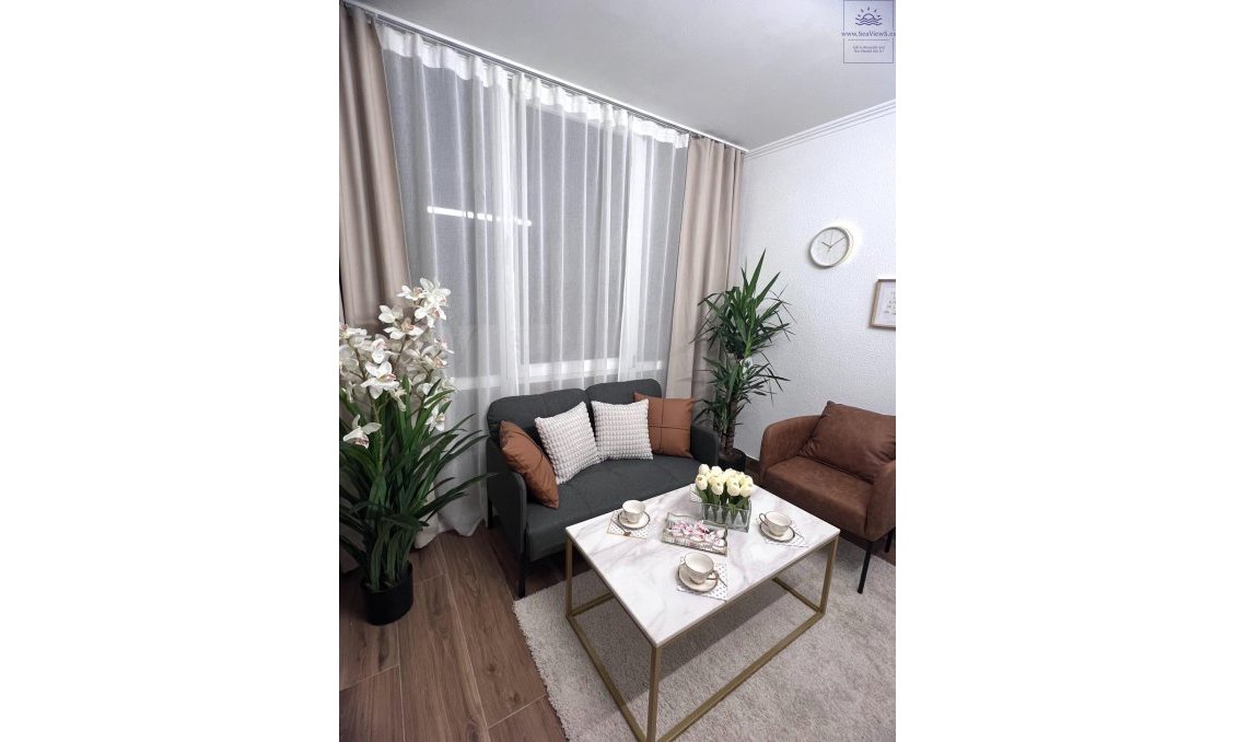 Segunda mano - Bungalow -
Torrevieja - Centro