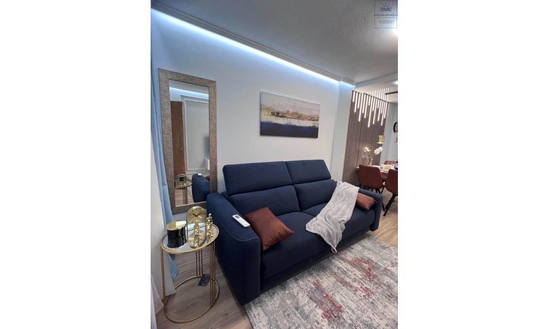 Segunda mano - Bungalow -
Torrevieja - Centro