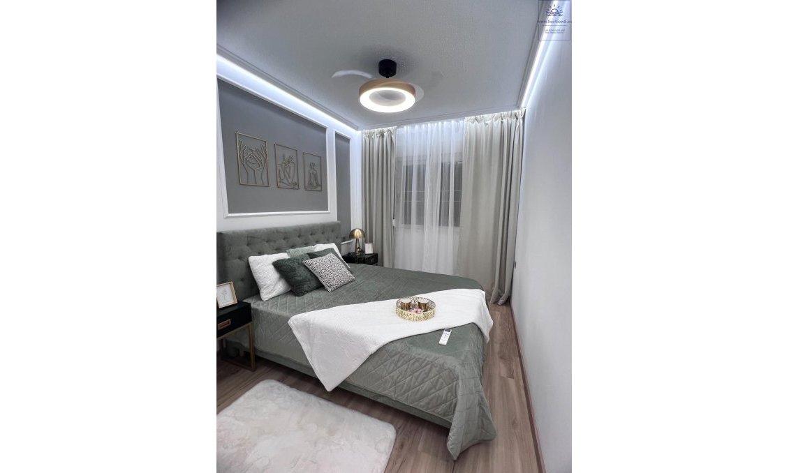 Segunda mano - Bungalow -
Torrevieja - Centro