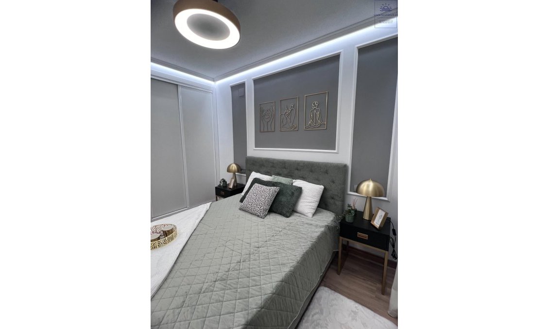 Segunda mano - Bungalow -
Torrevieja - Centro