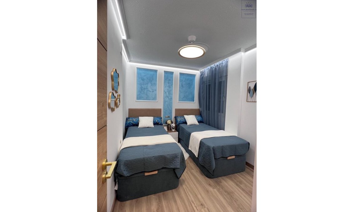 Segunda mano - Bungalow -
Torrevieja - Centro