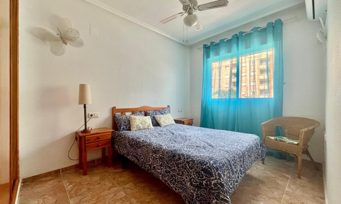 Segunda mano - Apartamento -
Torrevieja - PARQUE DE LAS NACIONES