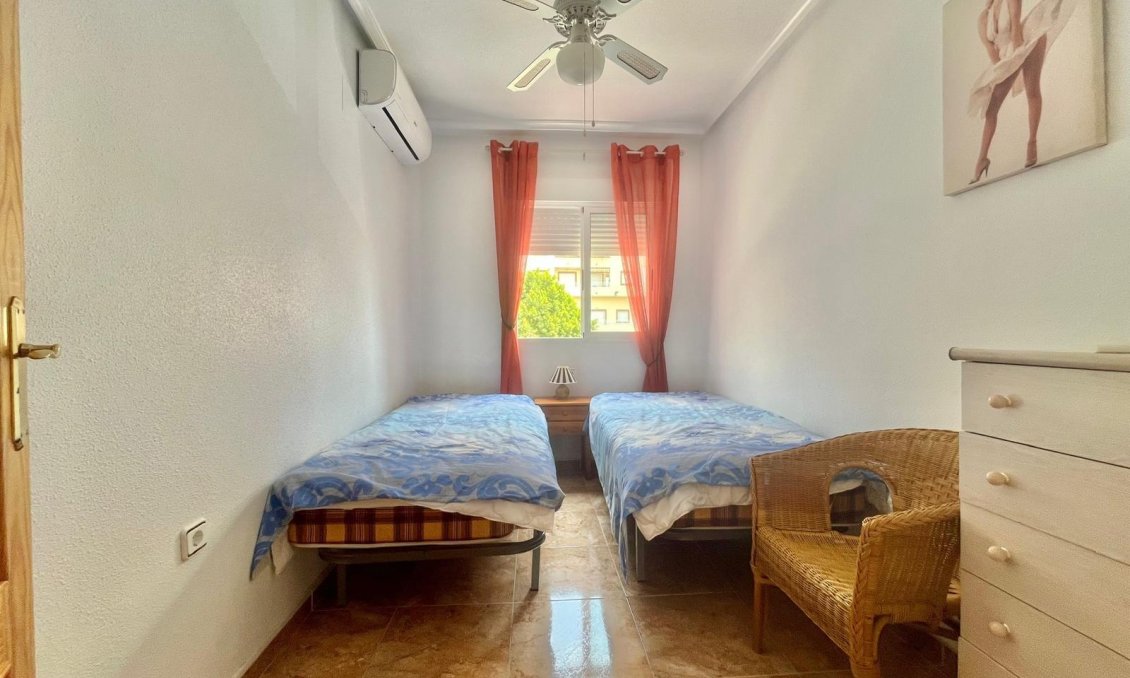 Segunda mano - Apartamento -
Torrevieja - PARQUE DE LAS NACIONES