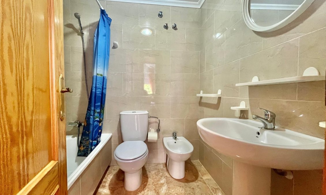Segunda mano - Apartamento -
Torrevieja - PARQUE DE LAS NACIONES