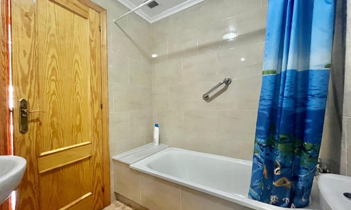 Segunda mano - Apartamento -
Torrevieja - PARQUE DE LAS NACIONES