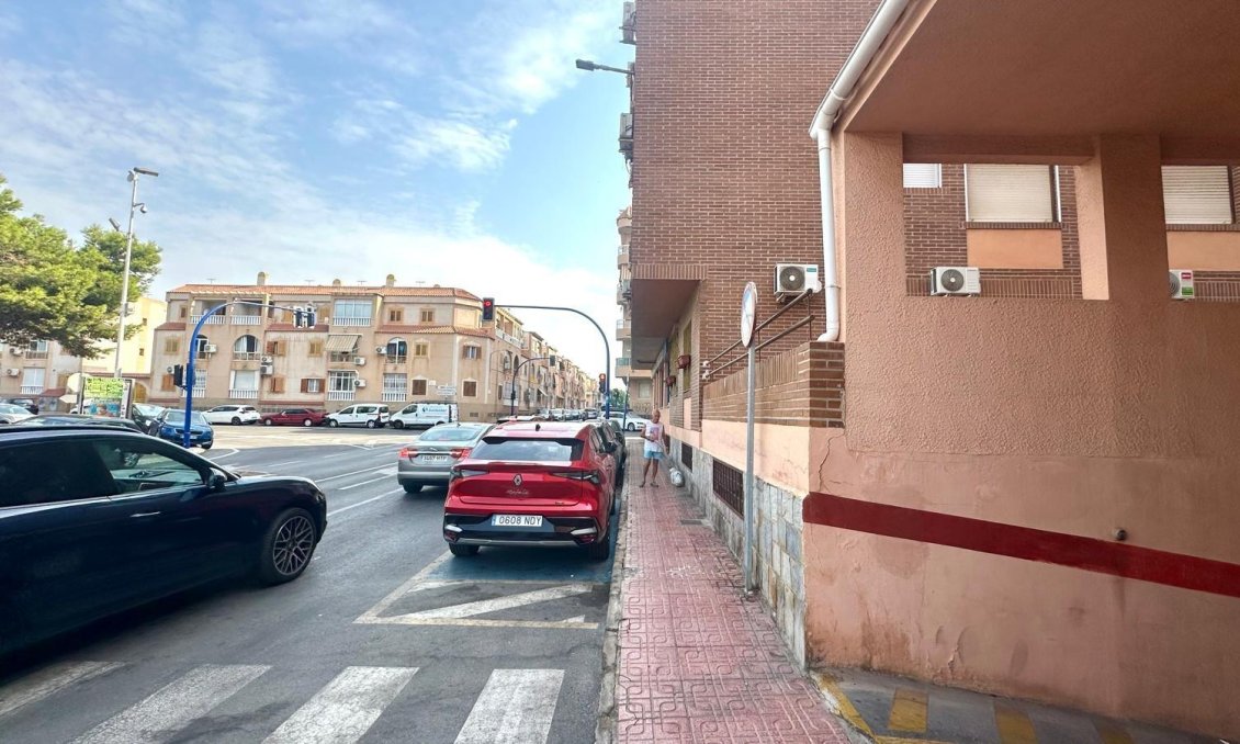 Segunda mano - Apartamento -
Torrevieja - Acequion