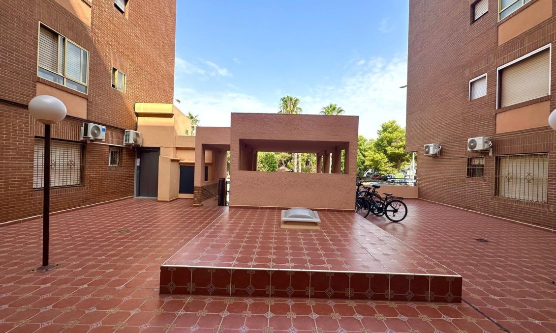 Segunda mano - Apartamento -
Torrevieja - Acequion