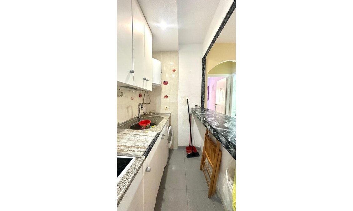Segunda mano - Apartamento -
Torrevieja - Acequion
