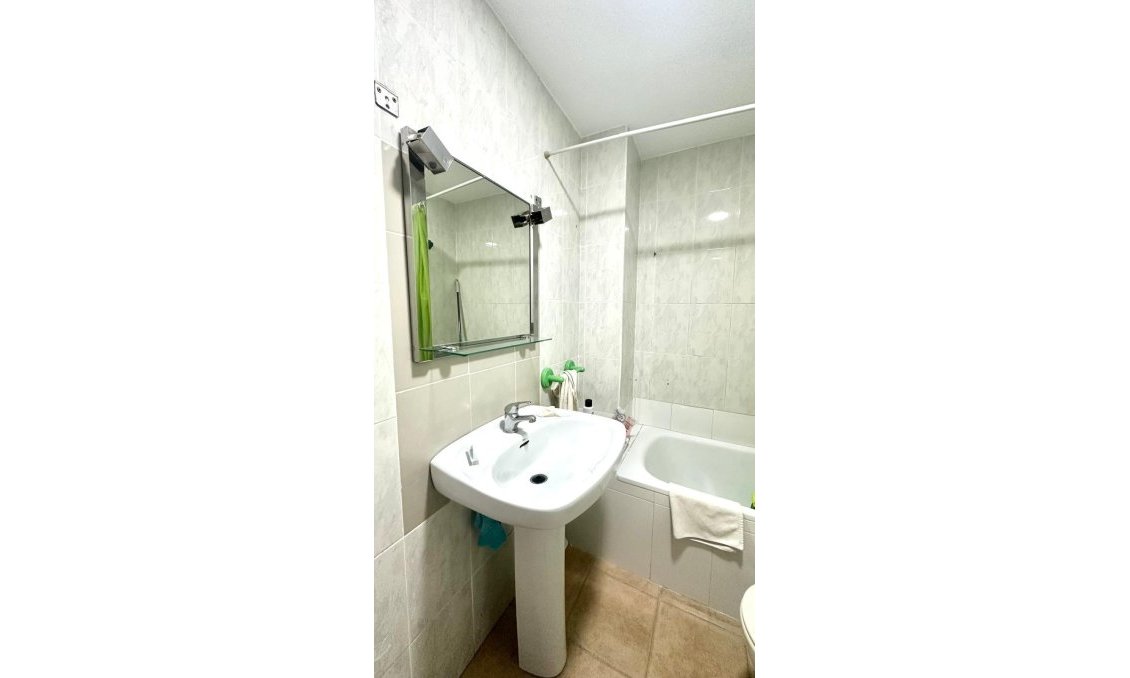 Segunda mano - Apartamento -
Torrevieja - Acequion