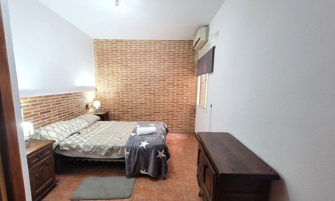 Segunda mano - Bungalow -
Torrevieja - Playa de los Locos