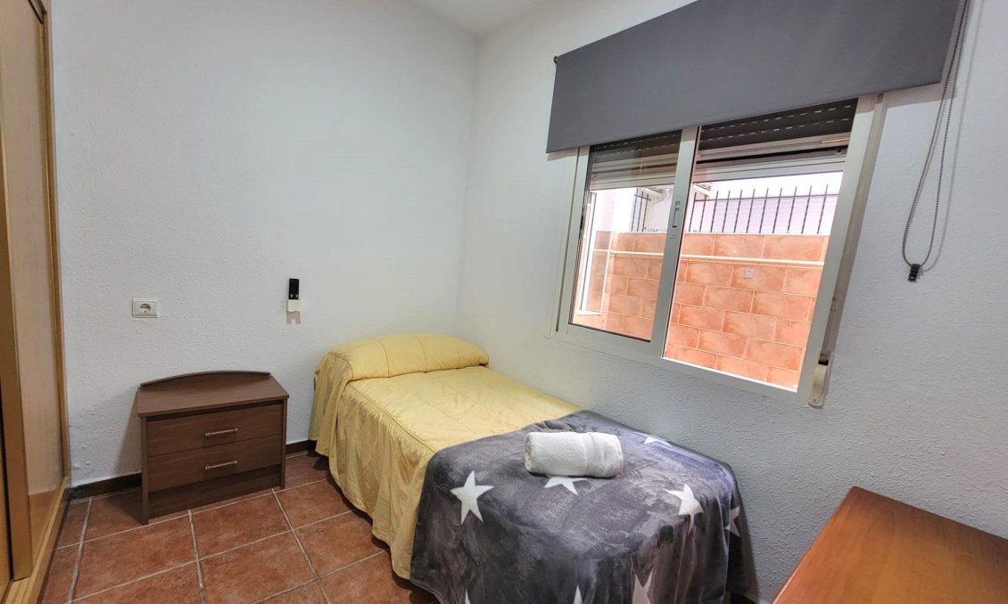 Segunda mano - Bungalow -
Torrevieja - Playa de los Locos