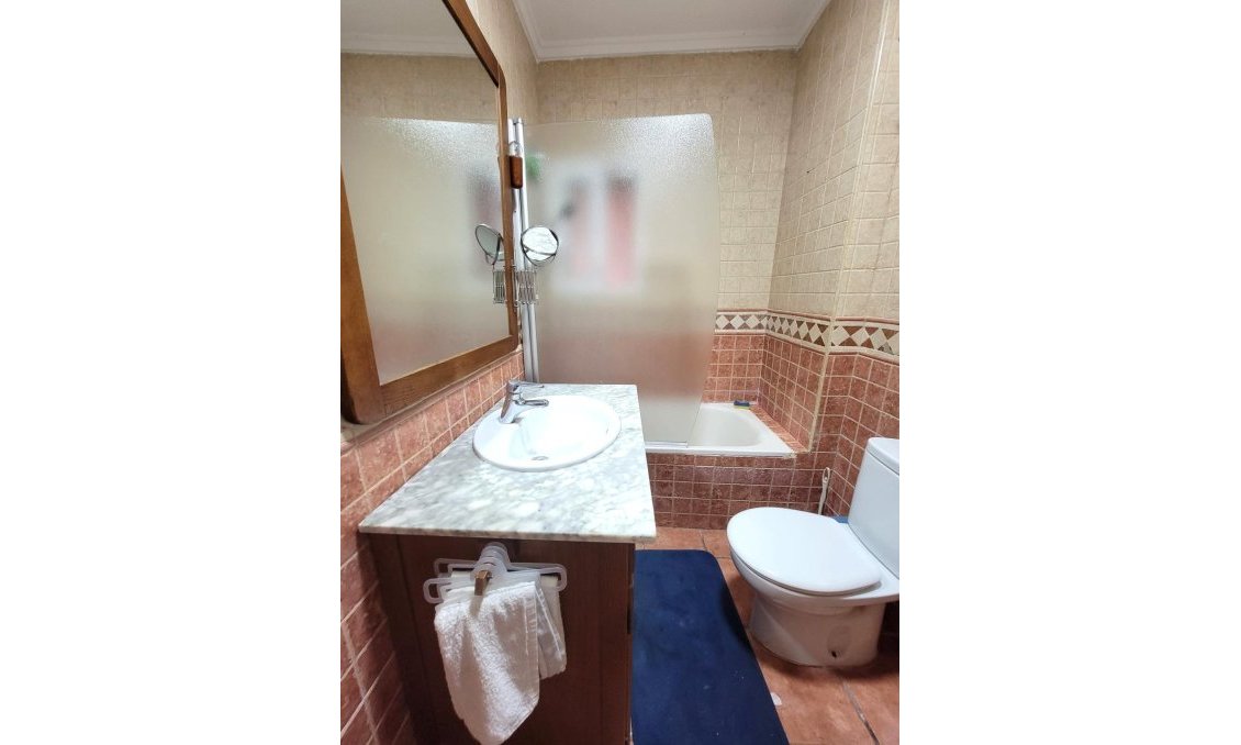 Segunda mano - Bungalow -
Torrevieja - Playa de los Locos