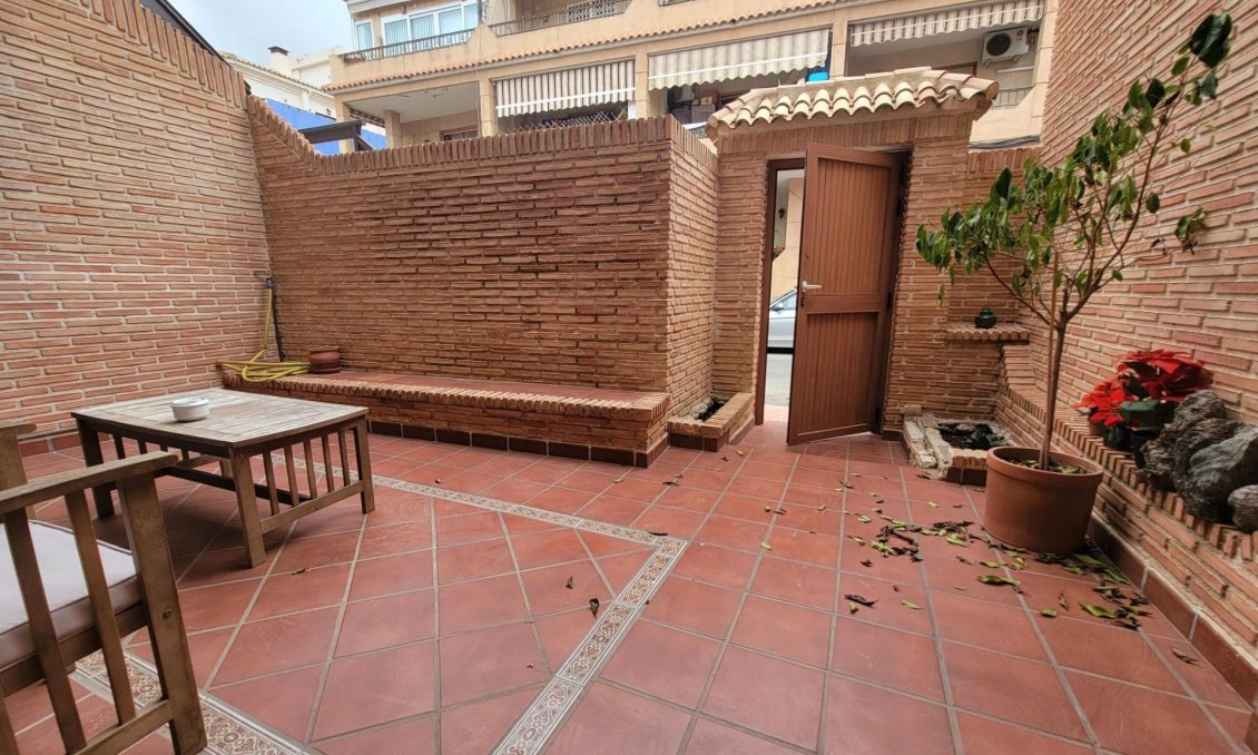 Segunda mano - Bungalow -
Torrevieja - Playa de los Locos