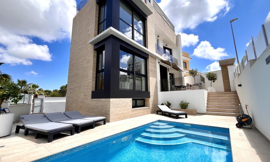 Segunda mano - Villa -
Villamartin - Costa Blanca