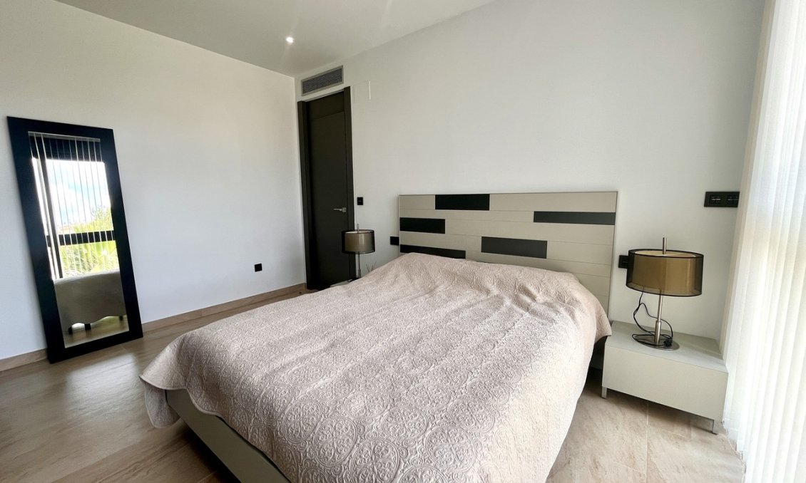 Segunda mano - Villa -
Villamartin - Costa Blanca